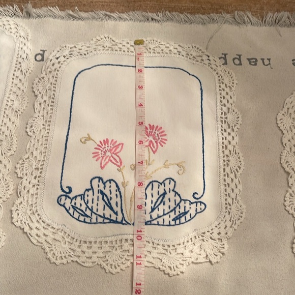 Vintage Linen, Set of 3/ Embroidered/ Handmade - Picture 8 of 8